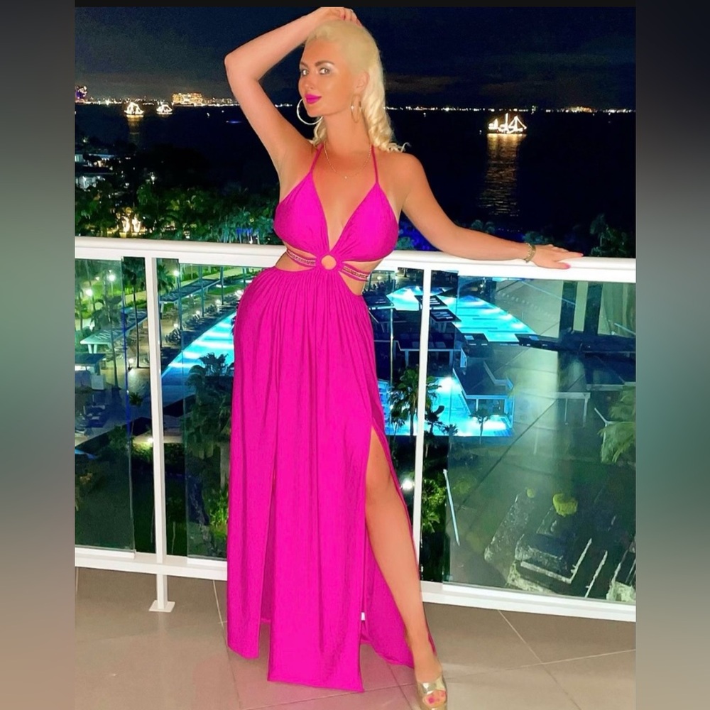 Elegant Pink Halter Maxi Dress